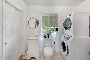 1790 NE 160th St, North Miami Beach, FL 33162 - Photo 14