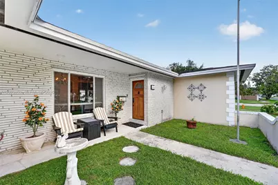 18543 SW 91st Ave, Cutler Bay, FL 33157 - Photo 2