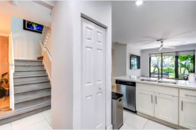 5820 NW 104th Ct, Doral, FL 33178 - Photo 12