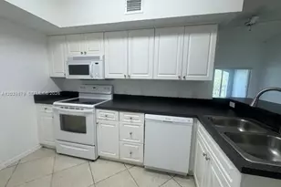 150 NW 96th Ave, Pembroke Pines, FL 33024 - Photo 10