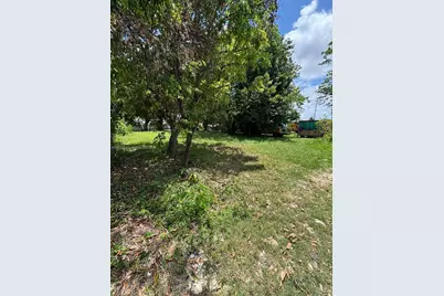 665 NW 43rd St, Miami, FL 33127 - Photo 8