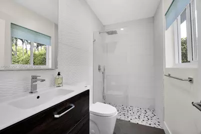 6610 Santona St, Coral Gables, FL 33146 - Photo 18