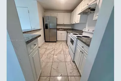 10393 N Kendall Dr #U7, Miami, FL 33176 - Photo 2