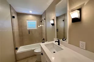 953 Tanglewood Cir, Weston, FL 33327 - Photo 10