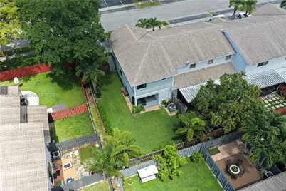 201 NW 106th Ter, Pembroke Pines, FL 33026 - Photo 24