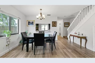201 NW 106th Ter, Pembroke Pines, FL 33026 - Photo 8