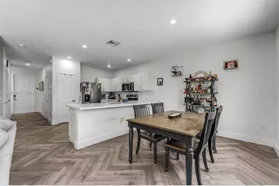 914 SE 18th St, Homestead, FL 33034 - Photo 8