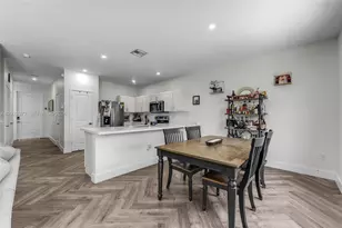 914 SE 18th St, Homestead, FL 33034 - Photo 8