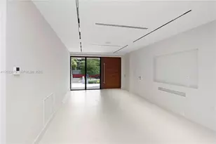 330 SW 19th Rd, Miami, FL 33129 - Photo 18
