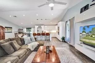 1020 SW 124th Way, Davie, FL 33325 - Photo 14