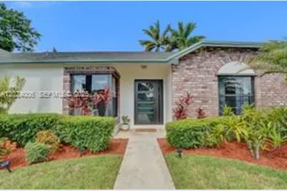 1020 SW 124th Way, Davie, FL 33325 - Photo 2
