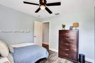 1020 SW 124th Way, Davie, FL 33325 - Photo 32