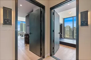 20 NE 11th 20 NE 11th St, Miami, FL 33132 - Photo 2