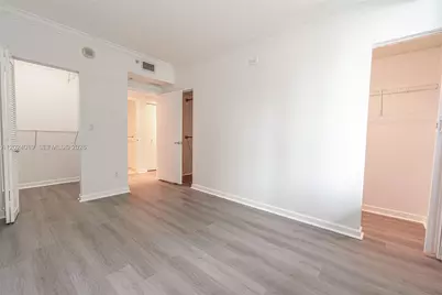 335 S Biscayne Blvd #802, Miami, FL 33131 - Photo 14