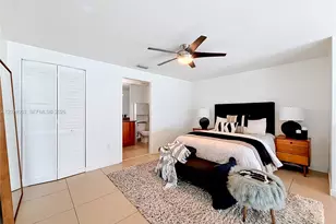 300 S Biscayne Blvd, Miami, FL 33131 - Photo 12