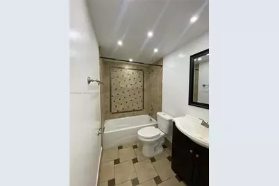 8635 NW 8th Street #305, Miami, FL 33126 - Photo 4
