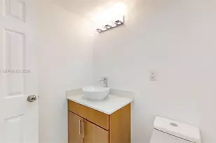20100 W Country Club Dr, Aventura, FL 33180 - Photo 22