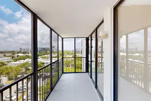 20100 W Country Club Dr, Aventura, FL 33180 - Photo 36