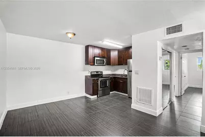 37 SW 14th St #10, Dania Beach, FL 33004 - Photo 6