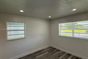 2161 NW 26th Ave, Fort Lauderdale, FL 33311 - Photo 8
