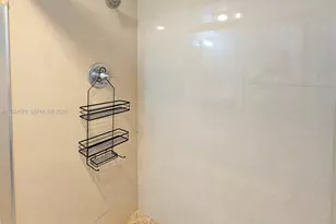 100 Bayview Dr, Sunny Isles Beach, FL 33160 - Photo 12