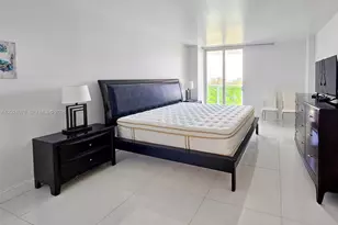 100 Bayview Dr, Sunny Isles Beach, FL 33160 - Photo 4