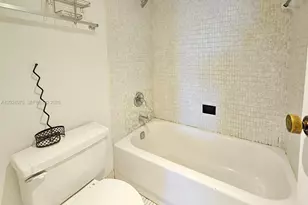 100 Bayview Dr, Sunny Isles Beach, FL 33160 - Photo 10