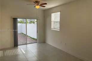 906 SE 17th St, Homestead, FL 33034 - Photo 6