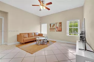885 Tanglewood Cir, Weston, FL 33327 - Photo 4