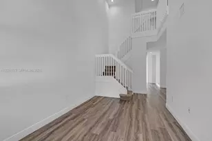 2560 SE 15th Ct, Homestead, FL 33035 - Photo 2