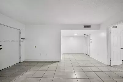 2011 Bay Dr #4, Miami Beach, FL 33141 - Photo 8
