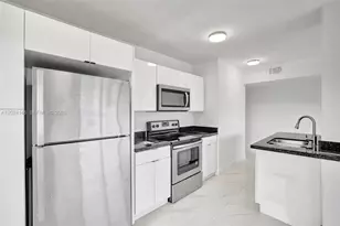 5731 NE 18th Ave, Fort Lauderdale, FL 33334 - Photo 2