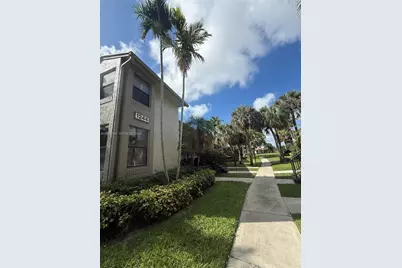 1244 S Military Trl #711, Deerfield Beach, FL 33442 - Photo 2