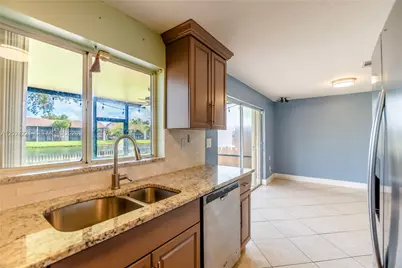 9803 NW 37th St, Sunrise, FL 33351 - Photo 10