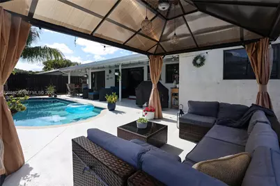 9330 NW 43rd St, Sunrise, FL 33351 - Photo 44