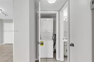 9280 Fontainebleau Blvd, Miami, FL 33172 - Photo 16