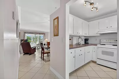 2800 NW 47th Ter #303B, Lauderdale Lakes, FL 33313 - Photo 2