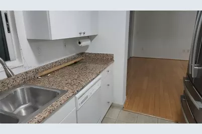 5900 Collins Ave #404, Miami Beach, FL 33140 - Photo 8