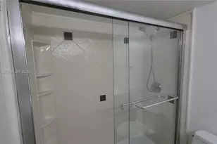 5900 Collins Ave, Miami Beach, FL 33140 - Photo 18