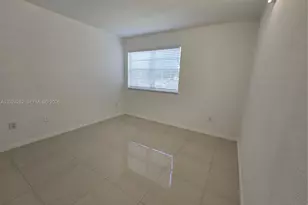 220 SW 116th Ave, Pembroke Pines, FL 33025 - Photo 8