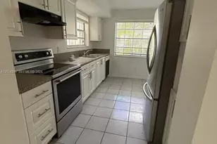 2621 SE 21st Ct, Homestead, FL 33035 - Photo 4