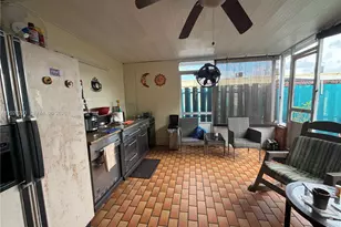 5895 W 16th Ln, Hialeah, FL 33012 - Photo 12