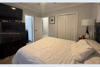 11235 NW 62nd Ave, Hialeah, FL 33012 - Photo 14