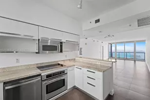 601 NE 36th St, Miami, FL 33137 - Photo 2