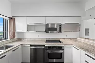 601 NE 36th St, Miami, FL 33137 - Photo 4