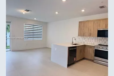 247 SW 169th Ln, Pembroke Pines, FL 33027 - Photo 6