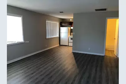 588 Holly Dr #B, Palm Beach Gardens, FL 33410 - Photo 2