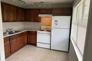 588 Holly Dr, Palm Beach Gardens, FL 33410 - Photo 2