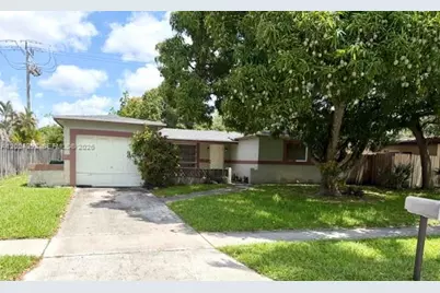8001 NW 3rd Pl, Margate, FL 33063 - Photo 2