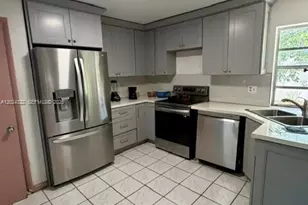 8001 NW 3rd Pl, Margate, FL 33063 - Photo 6